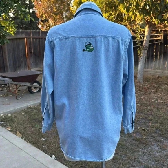 TIA DESIGN Embroidered Denim Shirt with Garden Motifs Womens Size Medium - Picture 3 of 9